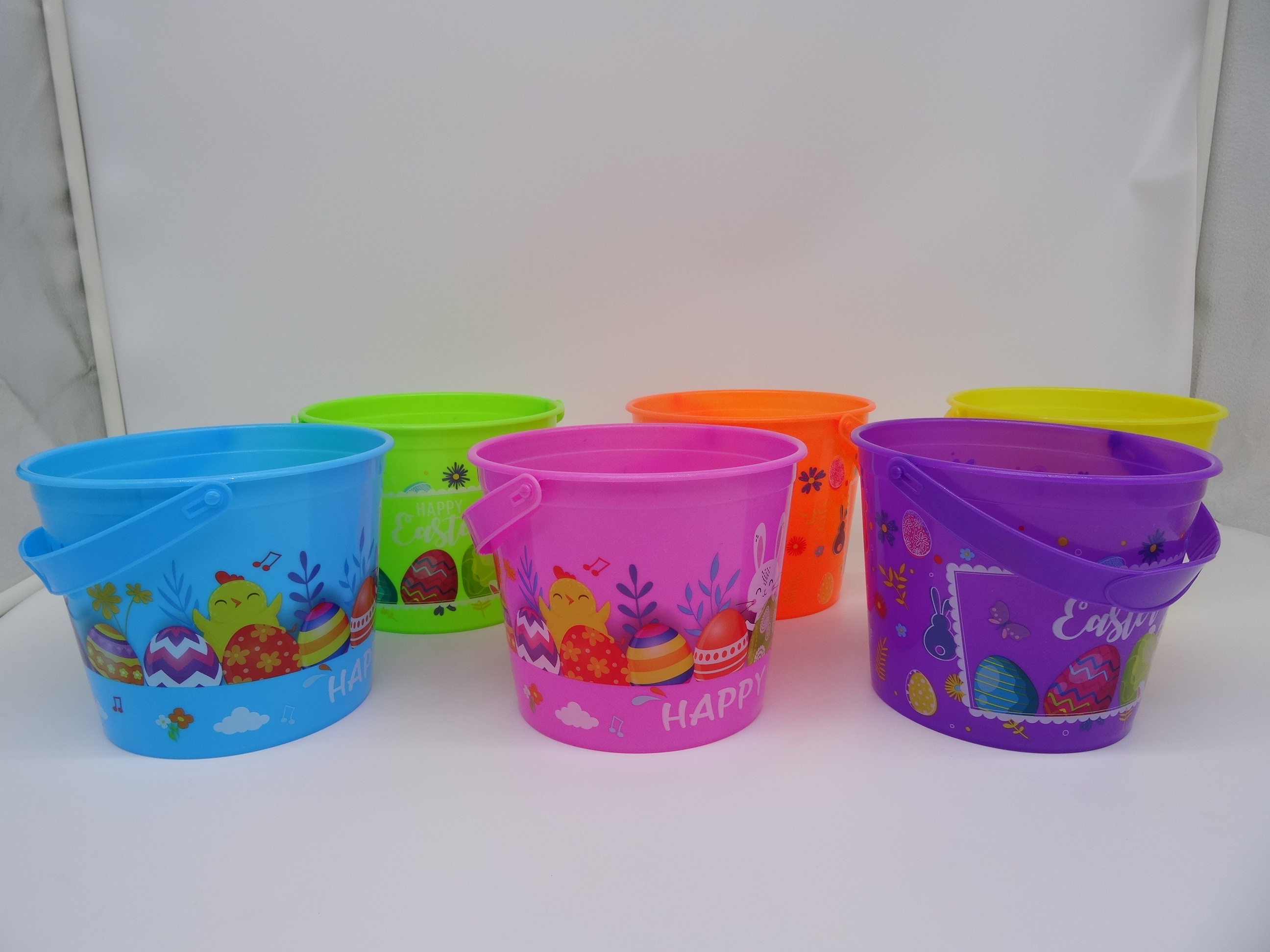 FP44-EB02_EASTER BUCKET
